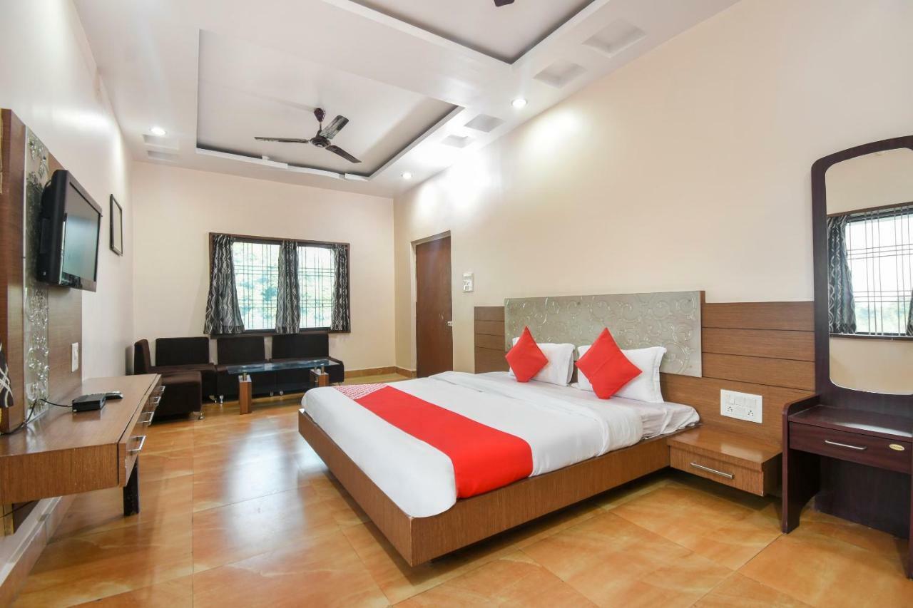 Oyo 47464 Hotel The Country Club Bilaspur (Chhattisgarh) Ngoại thất bức ảnh